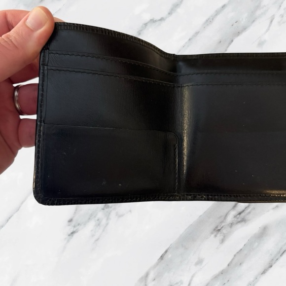 Louis Vuitton Authentic LV Black Epi Leather Compact French Wallet with Dustbag - Picture 10 of 16